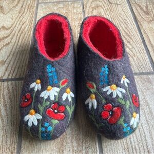 Ecofriendly Wool Felted Leather Slippers House Shoes Hand Painted Flowers 8/8.5
